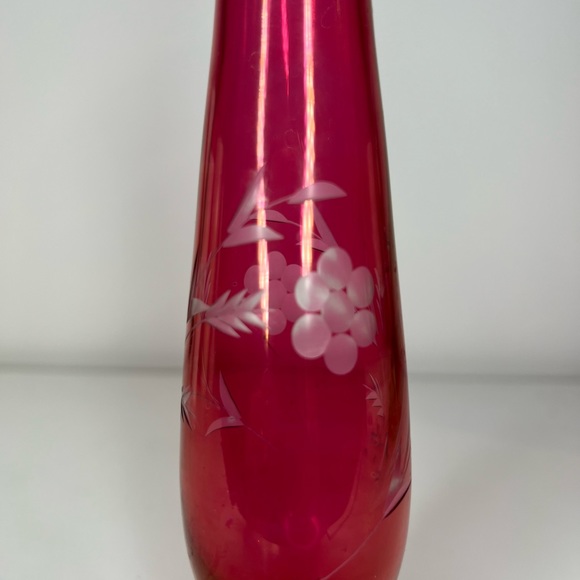 Sold - Antique Vintage Cranberry Floral Etched Glass Vase - Picture 2 of 7